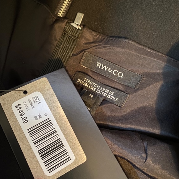 ✨NWT - RW&Co. Black Cocktail Dress with Stretch fabric & zipper back 🔥 🔥 - Picture 6 of 13